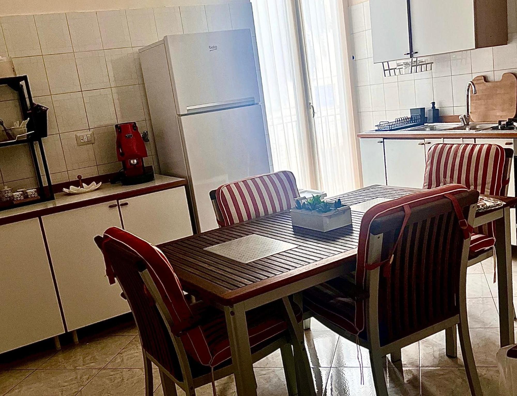 Vacanze Napoli Centrale Екстериор снимка